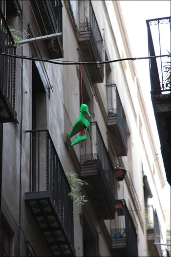 Barcellona. Il cantastorie alieno, Alessandra Calvi